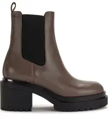 DKNY Women's Patria Pull-On Chelsea Booties- Size 6