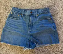 Madewell the curvy perfect Jean short 26