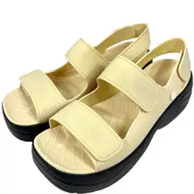 Crocs Skyline Platform Sandals Women's 9 Vanilla/Black Chunky‎ Comfort Shoes