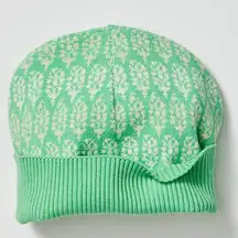 NWOT  Limitless Logo Beanie GREEN