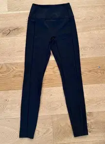 L * Space - Level Up Leggings in Black