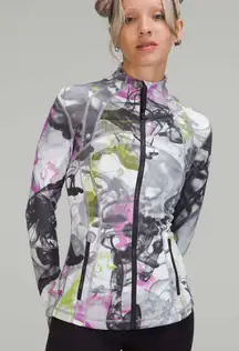 Lululemon Throwback Print Define Jacket *Nulu
Unicorn Throwback White Multi 4