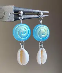 Handmade quality Czech glass beads snail shell & natural cowrie seashell dangle earrings 🌀💕