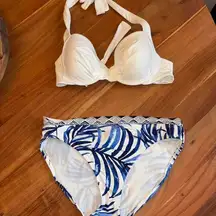 White and blue Tommy Bahama bikini set #beachy
