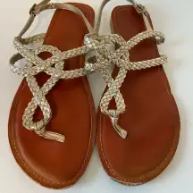 Universal Thread women’s gold braided strap sandals‎ — size 8.5