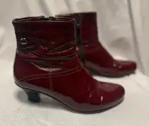La CANADIENNE Glossy Maroon Heeled Boots