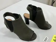 Womans Call It Spring Stretch Slipon Sandals 8.5 Green Peep Toe Slingback NWOT