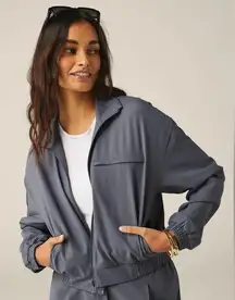 BEYOND YOGA Status Pocket-Sleeve Cropped Jacket in Night Shadow Size S NWT