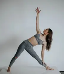 Alo Yoga High-Waisted Leggings & Bra