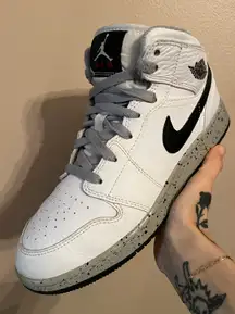 Air Jordans 1 Retro Mid GS ‘White Cement’