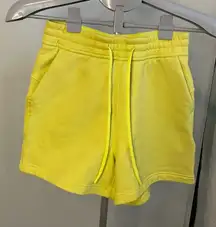 Lululemon Loungeful High-Rise Short‎ 4" Electric Lemon Sz 2 GUC