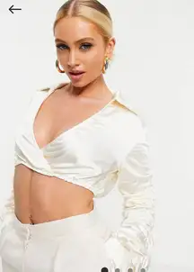 Ruched sleeve long sleeve crop top off white buttercream never worn 