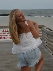 Cupcakes & cashmere womens size M white lace sleeveless flounce crop top blouse