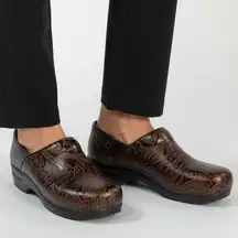 Dansko Professional Women's Brown Tooled Leather Clogs Size 41 EU Work Comfort