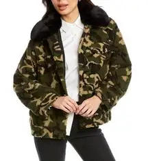 NEW Jocelyn Womens S Sherpa Trucker Jacket Faux Fur Collar Camo Green Black