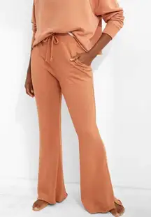 Weekend Kick-It High Waisted Flare Pant