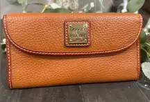 Dooney & Bourke Pebble Grain Continental Clutch