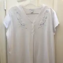 FINAL MARKDOWN Ladies’ heavenly bodies (Miss Elaine) Embroidered Nightgown (M)