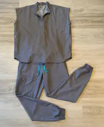 FIGS Graphite Grey Zamora Jogger Rafaela Oversized Top Scrub Set Small / Medium