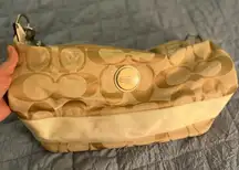 Coach Beige Signature Shoulder Hobo bag.  Beige/Tan