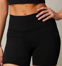 Fabletics Black Bike Shorts, shorts, oasis High-waisted short 6” Black M