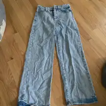 Straight Legged Jeans 