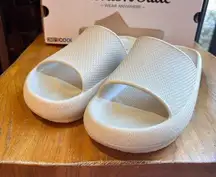 32 Degrees womens lightweight cushioned sole slip on slides sandals tan L