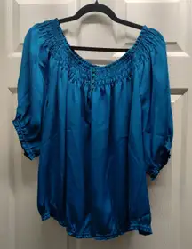 Violet & Claire NWT Size 1X Blue Puff Sleeve On-or-Off Shoulder Smocked Neck Top