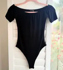 Prettylittlething Off the shoulder body suit in black size XS