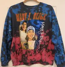 Mary J. Blige Red, Blue & Black Tie Dye XL Sweatshirt.       2351