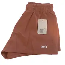 Levi’s Sweatshorts in Autumn Leaf