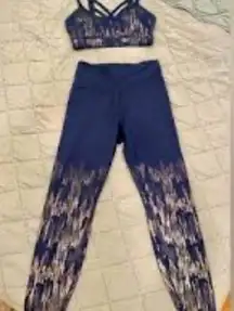 JoyLab Blue and White Patterned Leggings Set