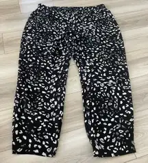 Vince Camuto Womens Black White Leopard Print Pull On Cropped Pants Size XL‎