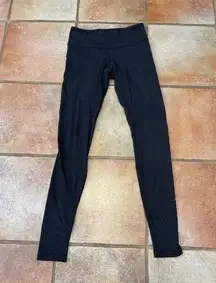 Lululemon polkadot full leg leggings black with white polkadots size 4