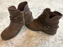 Maurice’s side zip ankle boot