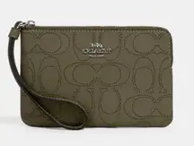 Coach NWT  Corner Zip Wristlet In Signature Leather