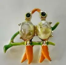 Vintage 1950s Brooch Love Birds Kissing Stone Jelly Belly Green Eyes Retro boho