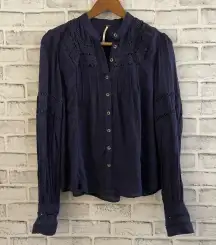 Women’s Free People navy blue long sleeve button down embroidered detail top XS