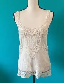 ⭐️ Phase one lace tank top in size small