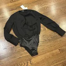 Line & Dot NWT beautiful pink long sleeve bodysuit with cuff detail buttons, xS