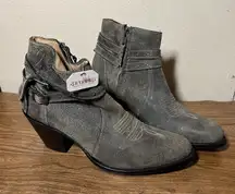 Shyanne western ankle heeled side zip boots NEW 7