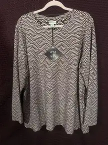 Ava & Viv Blouse. Long sleeved top. Plus Size.