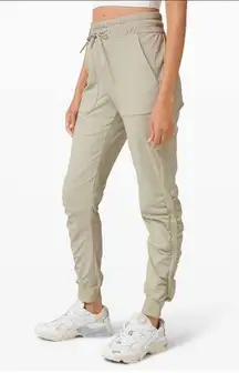 Lululemon Athletica Beyond the Studio Lined Joggers Women’s Size 4 Light Sage