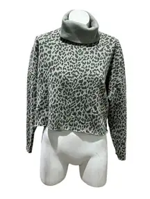 American Eagle Women's Standard XS Green Leopard Cropped Turtleneck Sweatshirt