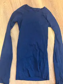 long sleeve dark blue swiftly tech size 0
