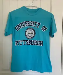 Savvy women’s‎ University of Pittsburgh scoop neck tshirt — small
