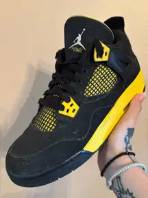 Air Jordan 4 Retro GS 'Thunder' 2012