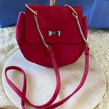 Elegant Red Crossbody Bag with Bow Accent