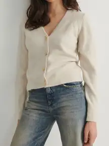 Reserved Cardigan with decorative Giraffe Buttons Cream Size Medium