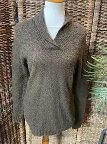 Cabela’s Dark Brown V-Neck Longsleeve Wool Blend Sweater M